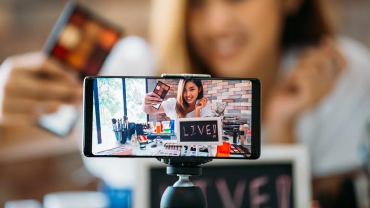 Understanding the Allure of Live Streaming and Its Impact⁤ on Audience Engagement