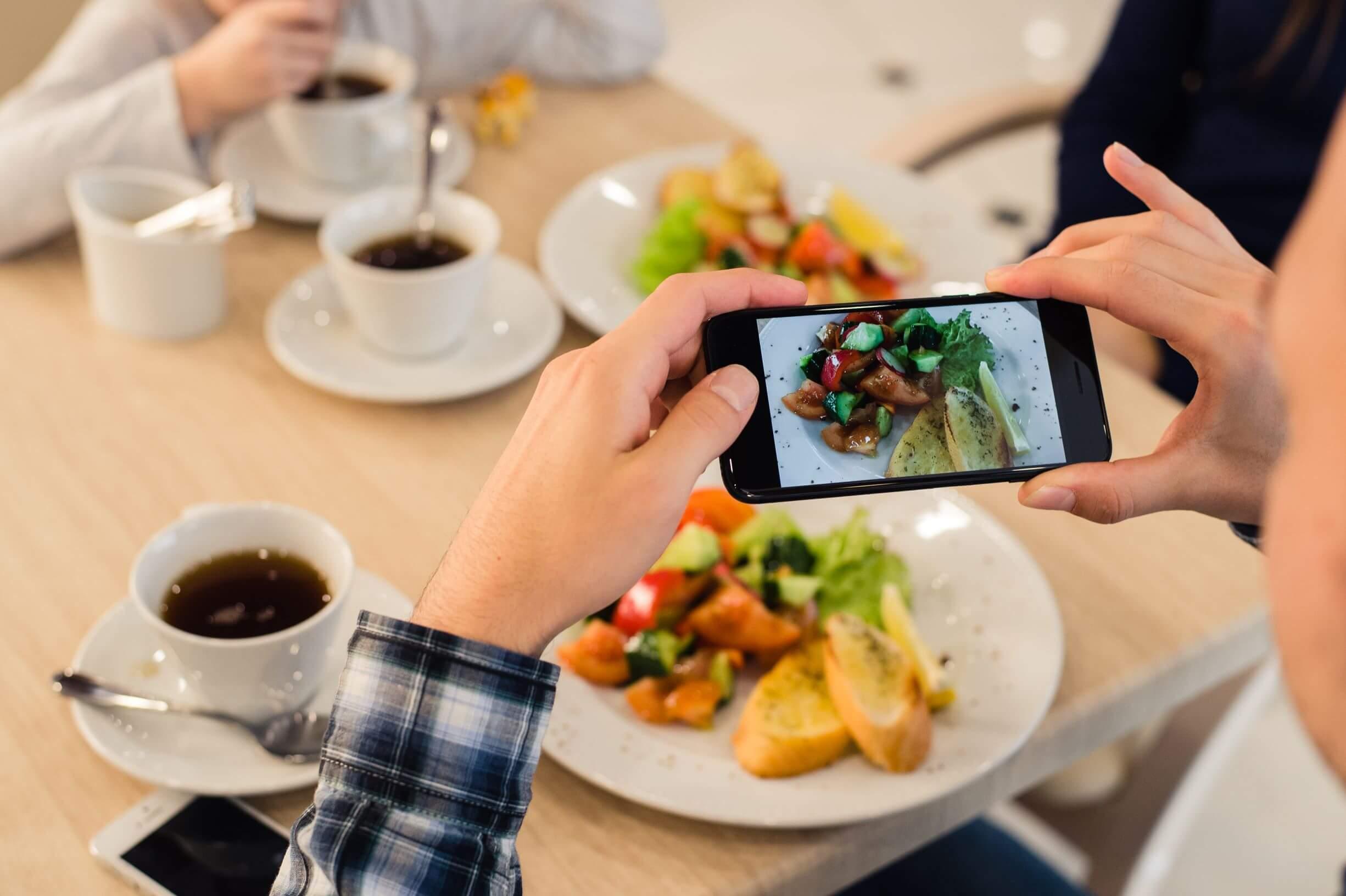 Social dynamics at the Dinner Table: The​ Psychology ⁢of​ Group Decision-Making